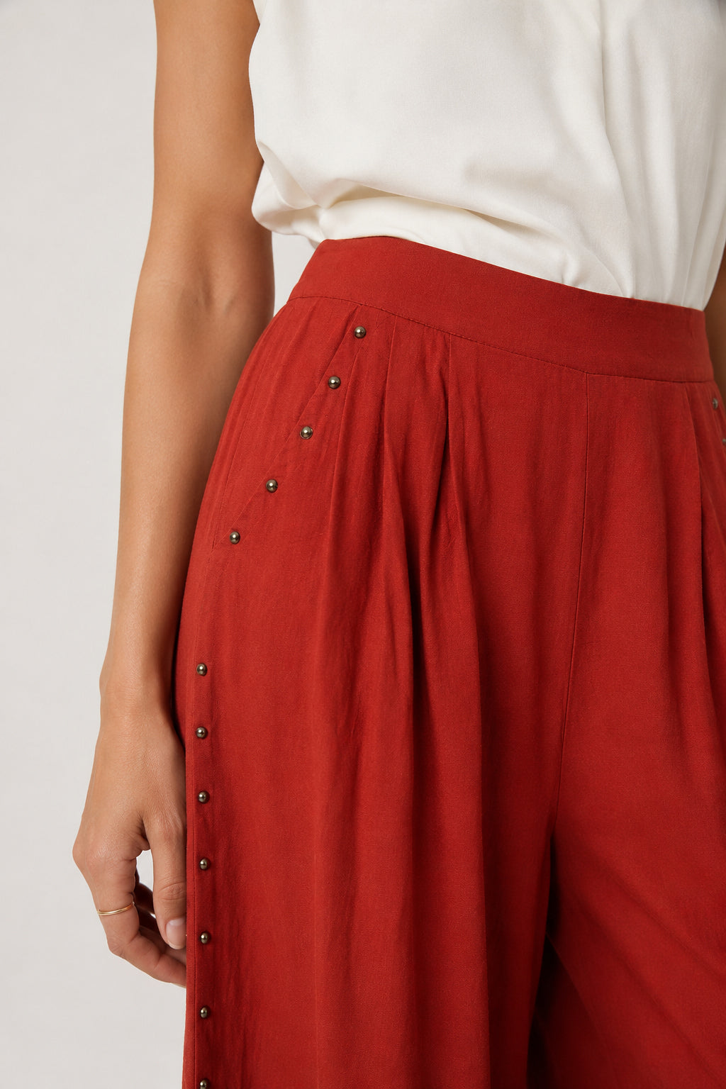 PANTALÓN ARMONIAS TEEN TACHUELAS